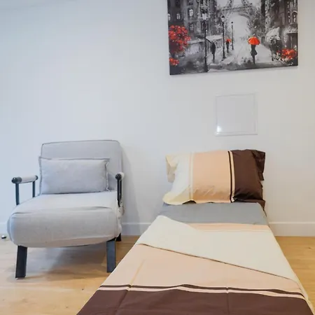 Castle Breeze Apartment *